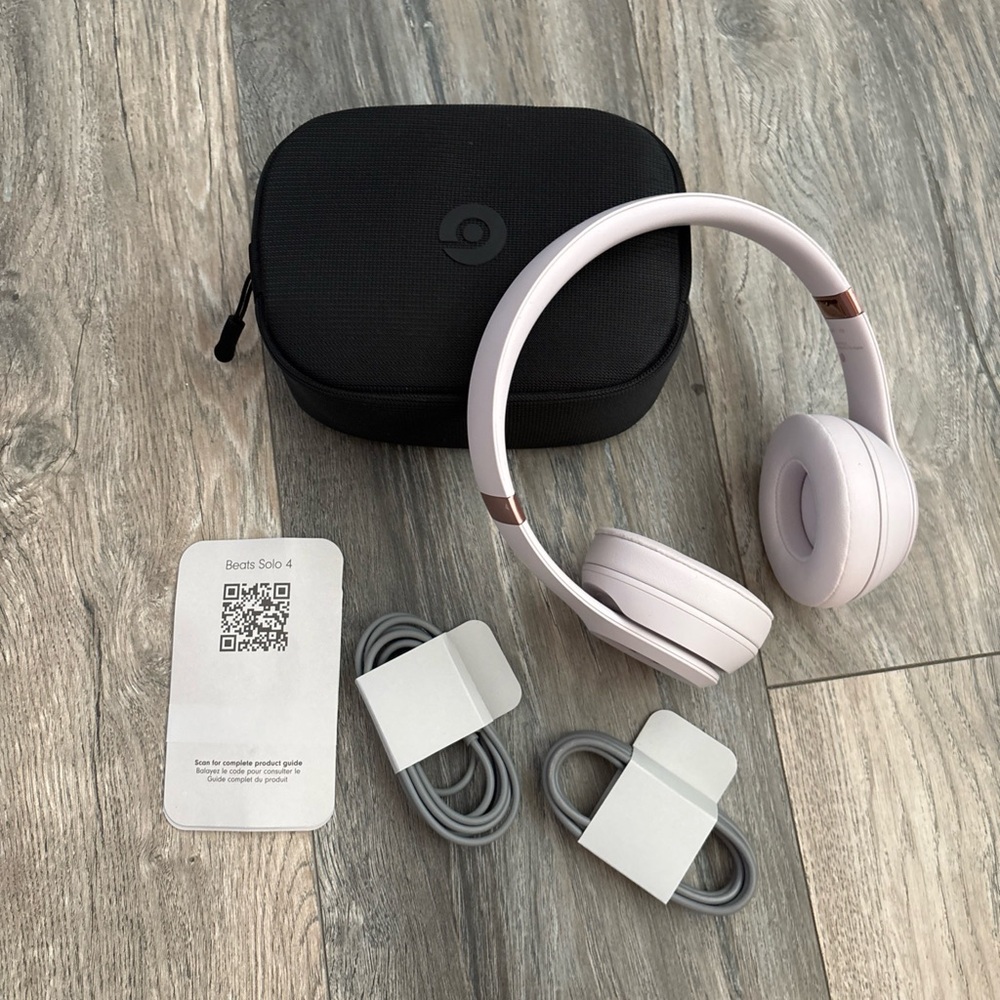 Beats by Dr. Dre Solo 4 - Wireless Bluetooth On-Ear Headphones Cloud Pink